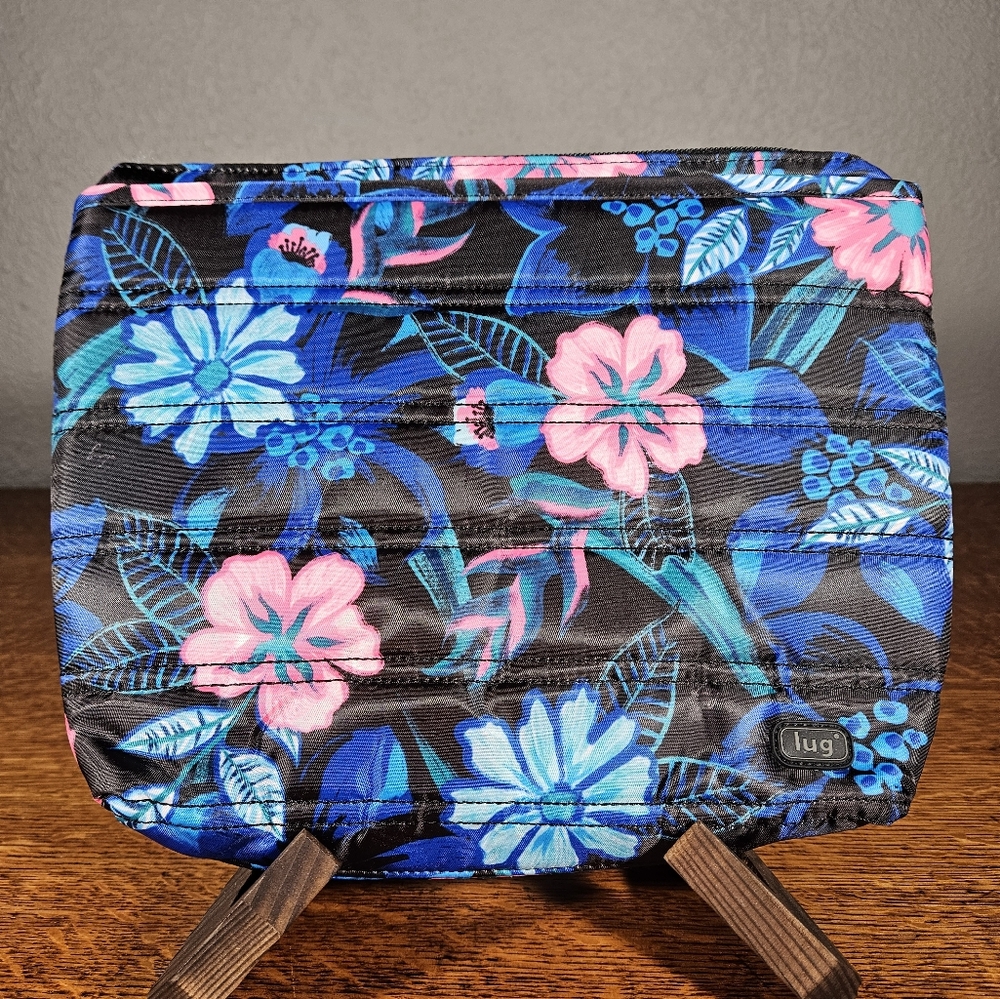 Lug Resort Black Insulated Cooler Pouch NWT